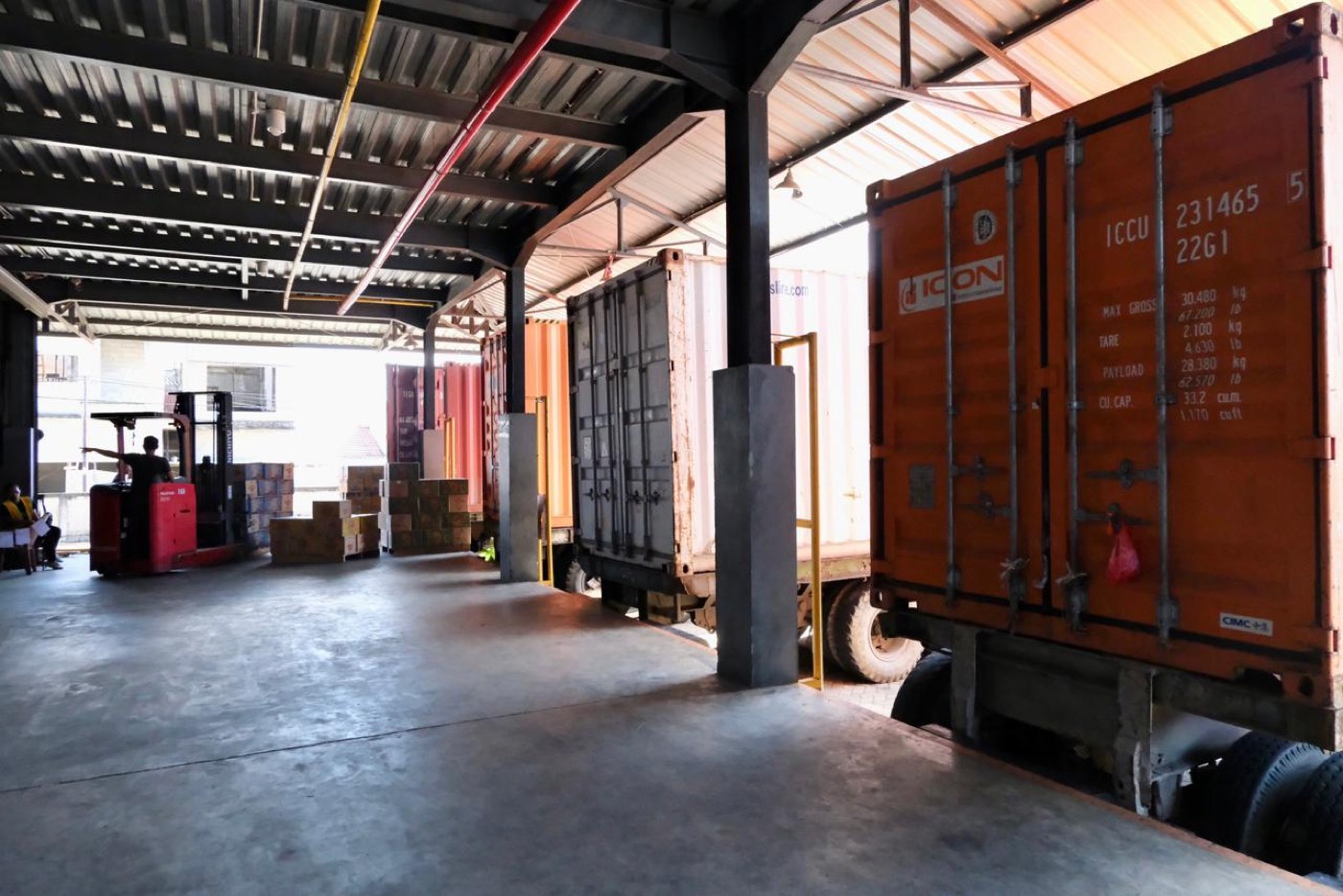 Loading dock multi-kontainer